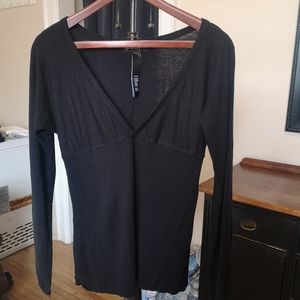 3/$20 Mercer & Madison black long sleeve v-neck top